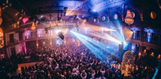 La mejor iluminación escénica para los eventos musicales