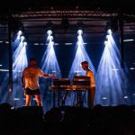 Infinity y  Showtec, son referencia y espepecialistas en tecnologia y equipos de iluminación profesional para los escenarios de festivales,