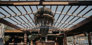 altavoces de instalación para exteriores en resorts restaurantes, discoteca y jardines