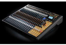 Descubrimos Model 2400, el nuevo buque insignia de TASCAM La Model 2400, el nuevo Grabador para estudio o directo, la innovadora mesa de mezclas e interfaz de audio, todo en uno de TASCAM, ya está disponible desde su distribuidor, Zentralmedia. Se trata de una excelente opción "todo en uno" tanto para estudios de grabación domésticos como profesionales, TASCAM, ha concebido el mezclador Model 2400, con las cualidades y funcionalidades de sus referenciadas mesas, Model 12, Model 16 y Model 24, potenciando y ampliando las capacidades a un nivel completamente nuevo, creando la Model 2400, un mezclador con un sistema de producción de música y audio considerablemente más rico en funciones, un grabador para estudio o directo, Descubre una de las mejores mesas de mezclas para estudio y directo Model 2400 TASCAM, proveedor líder de soluciones de audio para músicos, ingenieros, profesionales de la radiodifusión e integradores de sistemas audiovisuales, lanza, Model 2400, su nueva mesa de mezclas con interfaz de audio incorporada y grabación para estudio y directo. La versatilidad del grabador para estudio o directo, su funcionalidad “todo en uno “ y los resultados que consigue la mesa de mezclas e interfaz de audio, las convierten en un elemento imprescindible en los estudios de grabación profesionales y domésticos ¿Cómo es el grabador para estudio o directo de TASCAM? Basándose en los atributos de la Model 12, 16 y 24 de la marca, el nuevo buque insignia, Model 2400, ofrece: - Un grabador digital integrado de 24 pistas - Un mezclador de 22 canales - Una interfaz de audio USB de 24 entradas y 22 salidas. Para estudios de grabación domésticos como profesionales y directo Excelente polivalencia del mezclador de Model 2400 Además de ser una excelente opción "todo en uno" tanto para estudios de grabación domésticos como profesionales, la nueva Model 2400 constituye una elección excepcional para su uso en entornos de grabación/ensayo en estudio y en directo, así como en aplicaciones de refuerzo de sonido relacionadas. Con su grabador digital de 24 pistas que puede capturar la grabación y mezcla de actuaciones en directo en una tarjeta SD, SDHC o SDXC sin necesidad de un PC u otra DAW (estación de trabajo de audio digital), la Model 2400 es una estación de trabajo autónoma que ofrece una enorme funcionalidad en un formato compacto. Con su interfaz de audio USB integrada, Model 2400 facilita el funcionamiento enlazado con el control de transporte DAW para una edición exhaustiva y una producción de alta calidad. Igualmente destacable es la facilidad de uso de Model 2400, con una configuración de bus que proporciona una excelente operatividad propia de un mezclador analógico, con un diseño que facilita la compatibilidad y capacidad de ampliación con otros periféricos de estudio a través de su interfaz MIDI. Además de las características mencionadas, la Model 2400 también ofrece 16 preamplificadores de micrófono TASCAM Ultra HDDA XLR de primera calidad, 12 inserts de canal, 5 envíos auxiliares y 4 subgrupos estéreo. Los puertos de entrada/salida MIDI de esta versátil estación de trabajo incluyen soporte para MIDI Time Code (MTC) y MIDI Clock/Song Position Pointer (SPP) Out, lo que facilita la sincronización, por ejemplo, de toda una configuración de teclado/sampler MIDI como parte de los componentes generales de la mezcla. También dispone de una toma Click Out con función TAP Tempo. Para aquellos interesados en integrar un DAW en el entorno de producción, Model 2400 ofrece control de transporte DAW y funcionalidad Record Ready a través de la emulación del protocolo HUI/MCU (Human User Interface / Mackie Control Universal). Además, la Model 2400 ofrece una capacidad de inserción ampliada para los canales 1 - 12 y el bus principal para la integración de EQ o compresión en el bus principal que juntos, ofrecen una enorme flexibilidad y opciones creativas. Entre las funciones adicionales de Model 2400 que hacen de esta estación de trabajo una opción potente y versátil para la producción de música y audio se incluyen un ecualizador/COMP maestro con ecualizador paramétrico de 4 bandas, un compresor de bus estéreo, sincronización de E/S MIDI, además de capacidad de transporte y control de grabación para el control de DAW. Además, puedes reproducir y direccionar fácilmente audio desde dispositivos con Bluetooth a través de los canales que elijas. Con la aplicación ModelMixer_SettingsPanel que puede descargarse gratuitamente desde la página web de TASCAM, los usuarios pueden beneficiarse de un puente de medidores digitales en los 24 canales conectando la Model 2400 vía USB a un PC o Mac. Establece tiempos de retención de picos y monitoriza la señal de entrada, MTR o USB, todo ello mientras puedes escalar la interfaz gráfica de usuario dentro de tu propia ventana o ampliarla a pantalla completa. Además, los usuarios pueden ir un paso más allá y portar información visual como el puente del medidor desde el ordenador a un monitor dedicado de su elección. ¿Por qué es una de las mejores mesas de grabación para aplicaciones de estudio de nivel profesional? Sean Daily, Especialista de Producto de TASCAM, dijo los siguientes comentarios sobre la nueva Model 2400 de TASCAM, "La nueva Model 2400 toma las cualidades y funcionalidad de Model 12, Model 16 y Model 24 y eleva esas capacidades a un nivel completamente nuevo. El mezclador de Model 2400 ha sido objeto de numerosas mejoras que no sólo convierten al sistema en un entorno de mezcla más capaz, sino que también lo hacen mucho más apto para interactuar con una gran variedad de equipos de producción externos, lo que da como resultado un sistema de producción de música y audio considerablemente más rico en funciones. La grabadora digital integrada, con su capacidad de almacenamiento en tarjeta SD, convierte a la Model 2400 en un sólido entorno de grabación autónomo, al tiempo que te permite interactuar fácilmente con un DAW. Combinado con sus funciones MIDI y USB, Model 2400 es una opción excelente para proyectos de refuerzo de sonido a gran escala, además que para aplicaciones de estudio de nivel profesional".