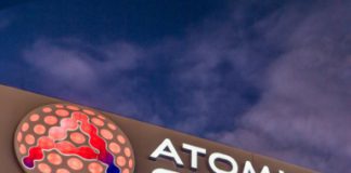 Proyectores laser de Christie Atomic Golf