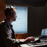 unio-de-genelec-la-mejor solucion-para-monitoraje-personal-portatil- y mas-precisa-para los ingenieros de audio