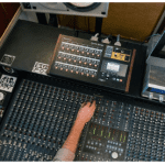 tascam-presenta-studio-bridge-grabadora-multipista-autonoma-con-interfaz-de-audio-usb