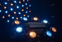 Nuevos LED estroboscópicos Showtec Titan Strobe FLEX FX, la mejor solución de iluminación para las presentaciones en vivo, eventos al aire libre y producciones teatrales Showtec Titan Strobe FLEX FX la mejor solución para presentaciones en vivo, o eventos al aire libre y producciones teatrales