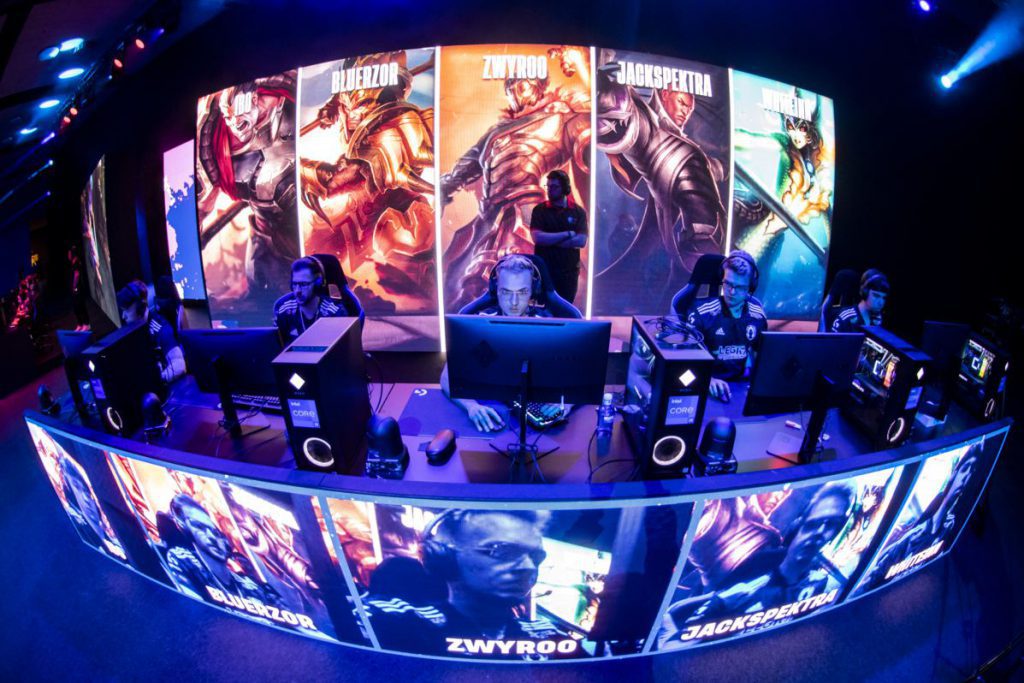 esports-arena-en-ise-2025-lvp-grupo-mediapro