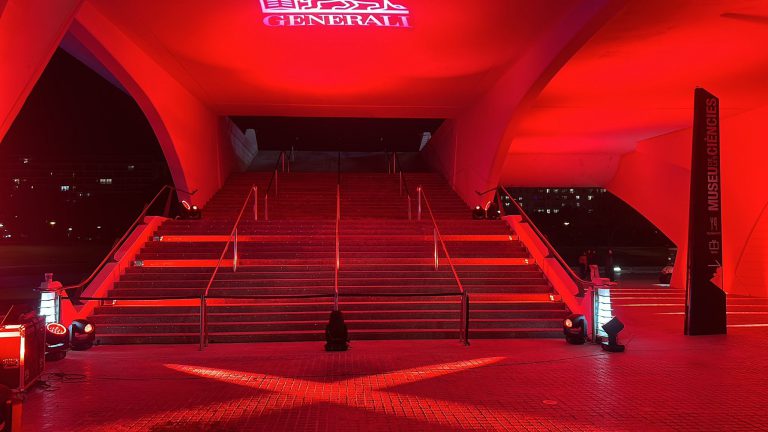 los mejores equipos de iluminacion de PROLIGHTS para eventos
