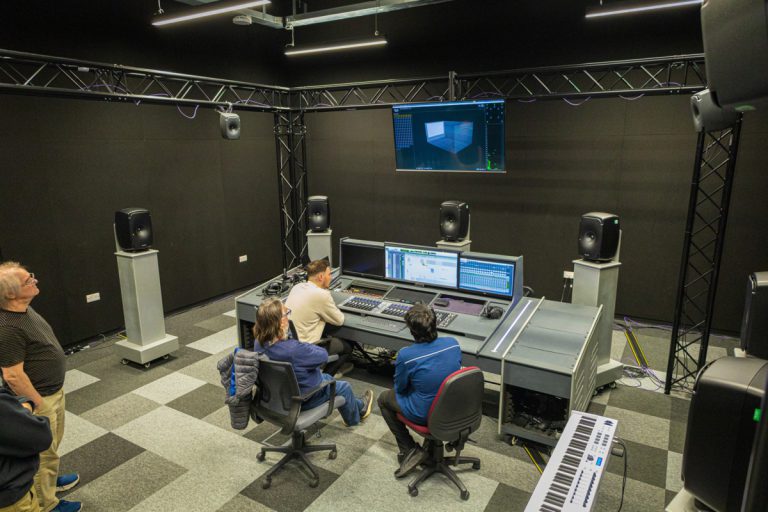 audient-oria-salas-dolby-atmos-mejor-interfaz-audio-inmersivo