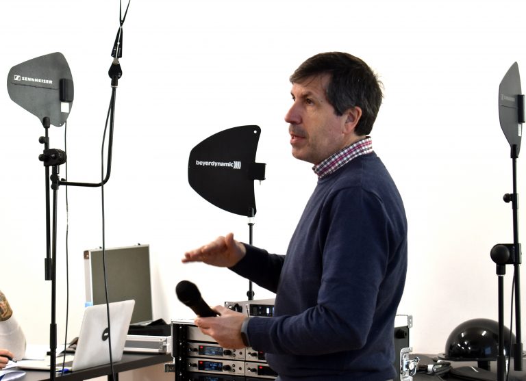 curso-de-sistemas-de-radiofrecuencia-profesionales-del-audio-espectaculos-en-vivo-y-broadcast