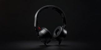 Auriculares RØDE NTH-50 en color negro con diseño cerrado supraaural, presentados sobre fondo oscuro, ideales para DJs y profesionales del audio.