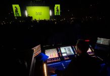 Consola DiGiCo Quantum 338 durante un concierto de Charli XCX en la gira mundial "Brat"