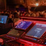 Las soluciones inmersivas de KLANG transforman las mezclas de monitores para «The Magic of Motown» Ingeniero de sonido utilizando consola DiGiCo Quantum 225 integrada con soluciones inmersivas de KLANG para crear mezclas 3D en vivo durante un espectáculo en directo