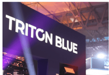 Triton Blue Solar 480 RGBW: Barra LED Móvil con Zoom Dinámico y Control Pixel a Pixel para Iluminación Profesional