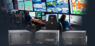 Centro de control con sistemas AV de Extron distribuidos por SeeSound en España y Portugal.