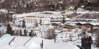 Vista panorámica de la estación de esquí Stoneham durante la Copa Mundial de Esquí Freeski Slopestyle