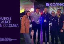 Expansión de Adam Hall Group en Colombia: Cameo Light llega con Control Lumínico Electrónico en PROVENCO 2025 Equipo de Control Lumínico Electrónico junto a representantes de Cameo Light en su stand durante PROVENCO 2025 en Cartagena, Colombia, celebrando el lanzamiento oficial de la marca en el mercado colombiano.