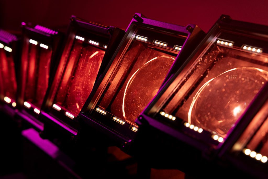 solución Infinity Furion FX402 Bar IP65, la mejor barra LED motorizada 