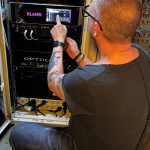 Interfaz de KLANG para músicos teatrales: mezcla inmersiva, control intuitivo y sonido profesional