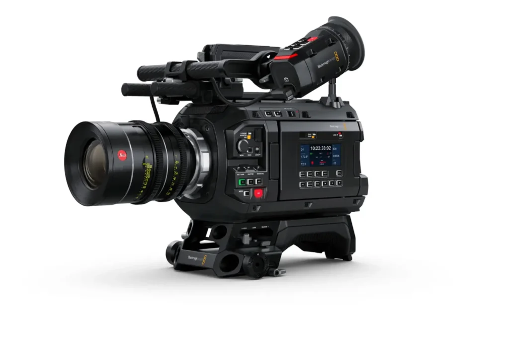 URSA Cine 12K LF en el anuncio de WeatherTech