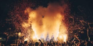 alquiler de máquinas de efectos y hinchables de Eutopica, opción imprescindible para eventos al aire libre hasta espacios interiores,