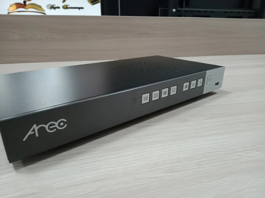 Media Station AREC LS-300 instalada en la Facultad de Negocios y Arquitectura de Kazajistán