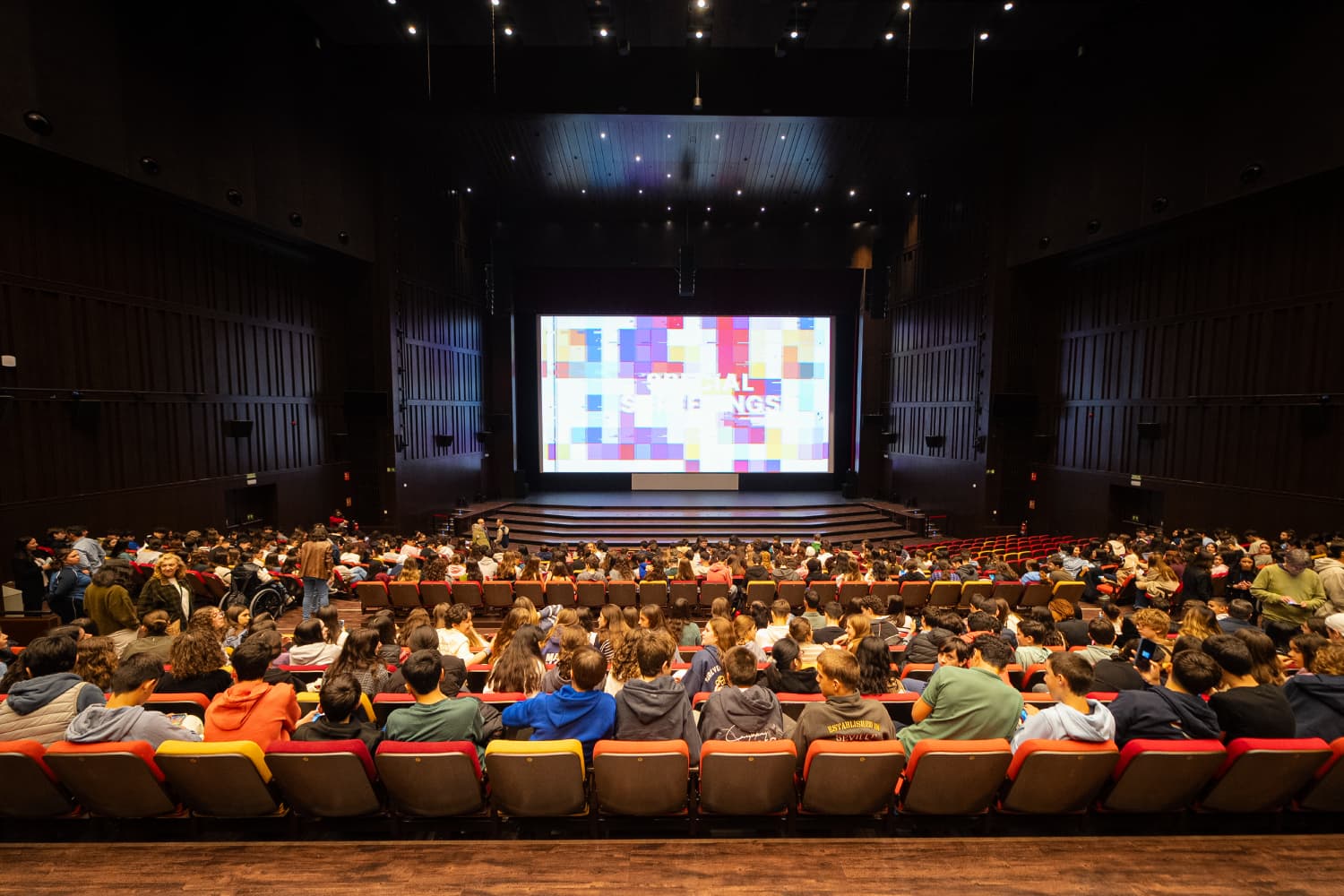 Vista del auditorio del Cartuja Center CITE equipado con sistema Meyer Sound para proyecciones del SEFF con calidad Dolby.