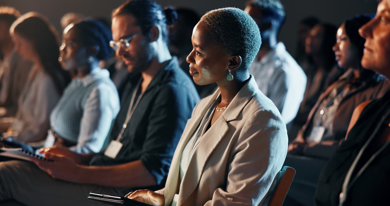 Asistentes a una conferencia sobre creatividad y tecnología en Spark en ISE 2026