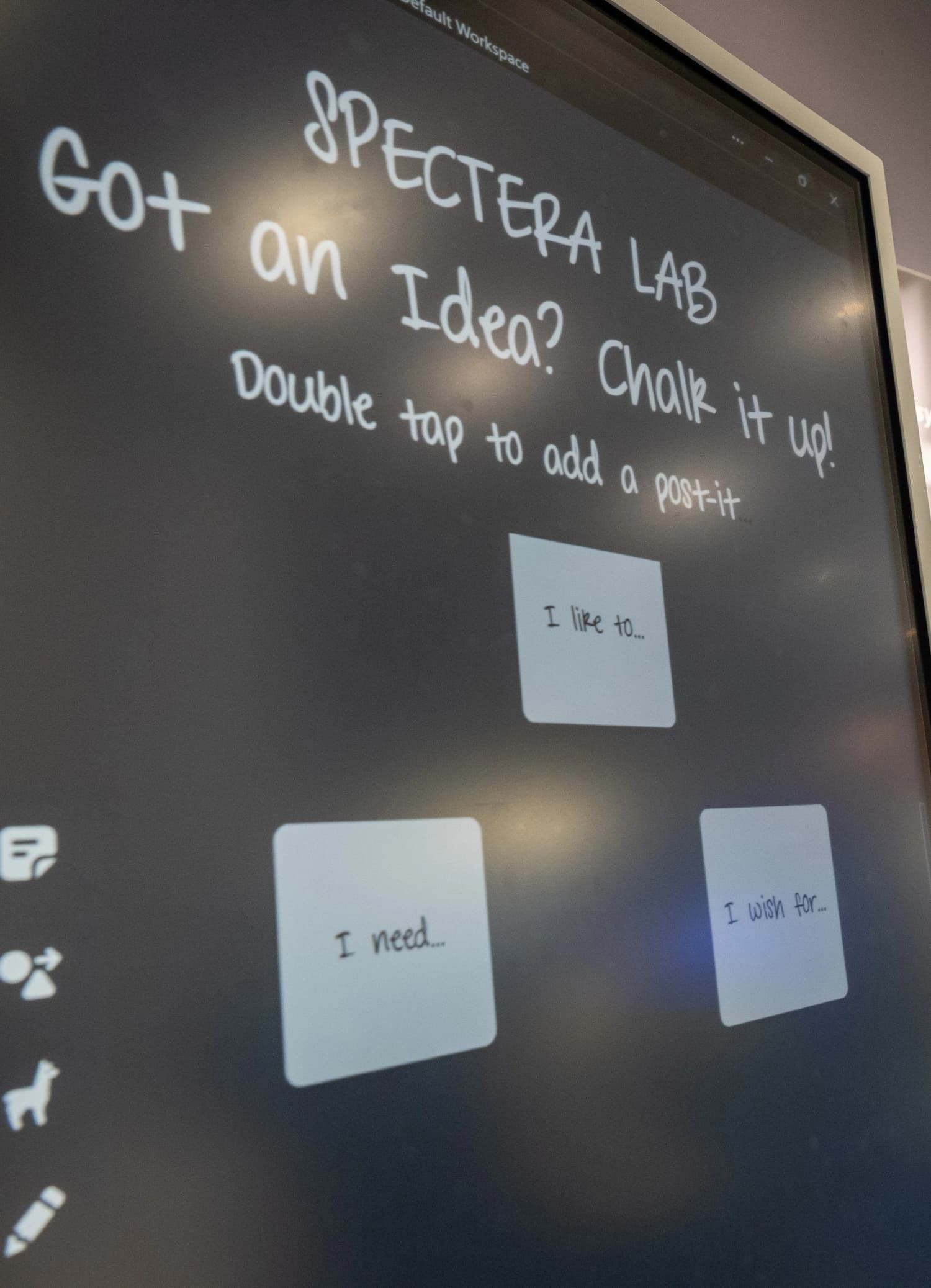 Spectera Lab en ISE 2026: pantalla interactiva del Espacio de Ideas para cocrear nuevas funciones del ecosistema Spectera.