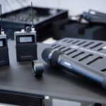 Spectera Lab en ISE 2026: transmisor de mano Spectera SKM y equipos del ecosistema inalámbrico de Sennheiser.