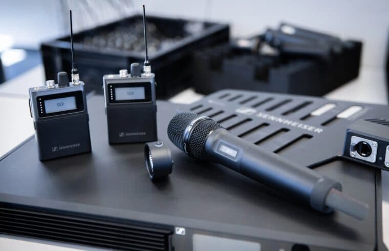 Spectera Lab en ISE 2026: transmisor de mano Spectera SKM y equipos del ecosistema inalámbrico de Sennheiser.