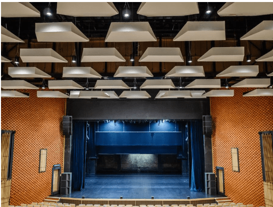 L-Acoustics A15i en Ogres Kultūras Centrs: altavoces line array para auditorios y espacios culturales 2 l-acoustics-ogres-kulturas-centrs-sistema-sonido-line-array-a15i
