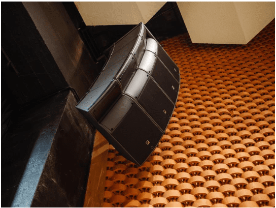 L-Acoustics A15i en Ogres Kultūras Centrs: altavoces line array para auditorios y espacios culturales 5 l-acoustics-ogres-kulturas-centrs-sistema-sonido-line-array-a15i