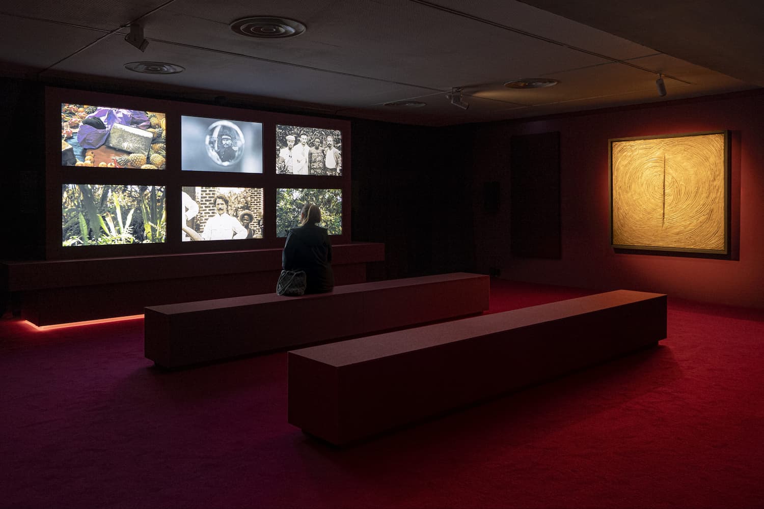 Meyer Sound en exposición Thyssen-Bornemisza: espacio inmersivo con proyecciones múltiples, bancos y tratamiento acústico