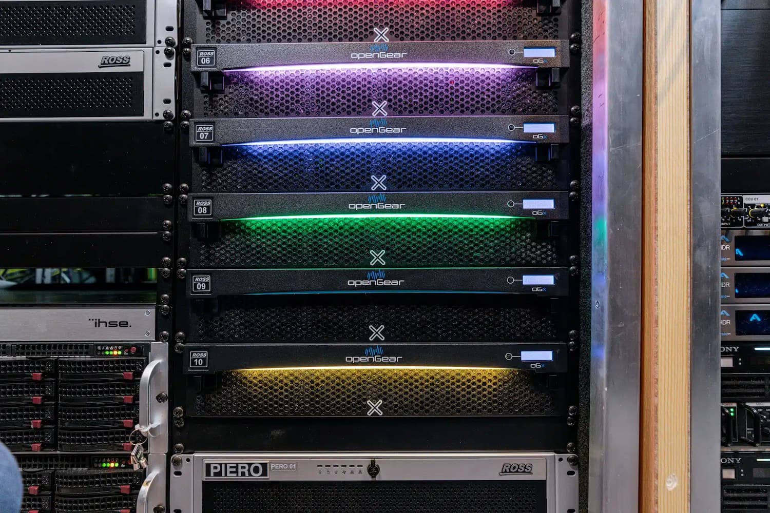 Soluciones broadcast de Ross Video con sistemas openGear y procesamiento de señal para entornos profesionales de televisión