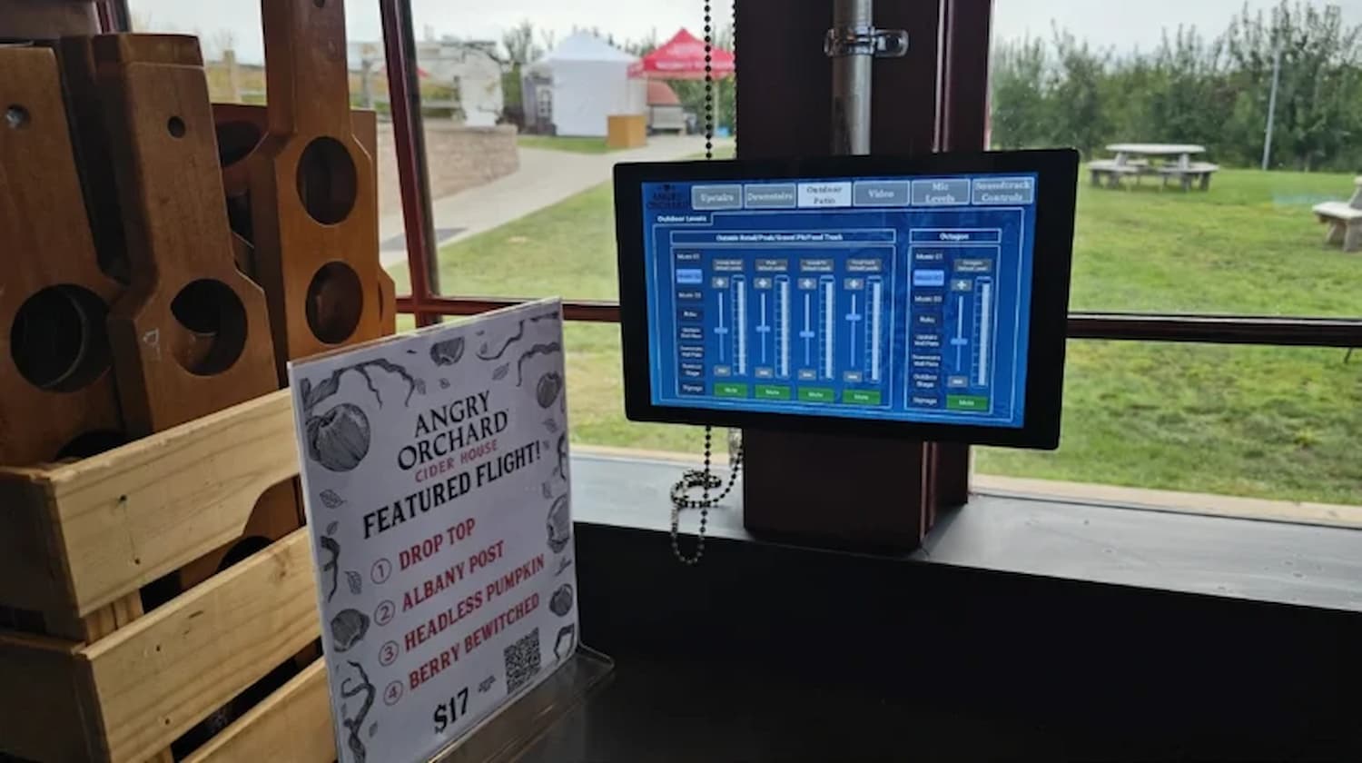 Sistema de audio por zonas Biamp en Angry Orchard: así se logró un sonido uniforme, fiable y a la altura del espacio 5 Panel de control del sistema de audio por zonas Biamp en Angry Orchard para gestionar el sonido en distintas áreas del recinto