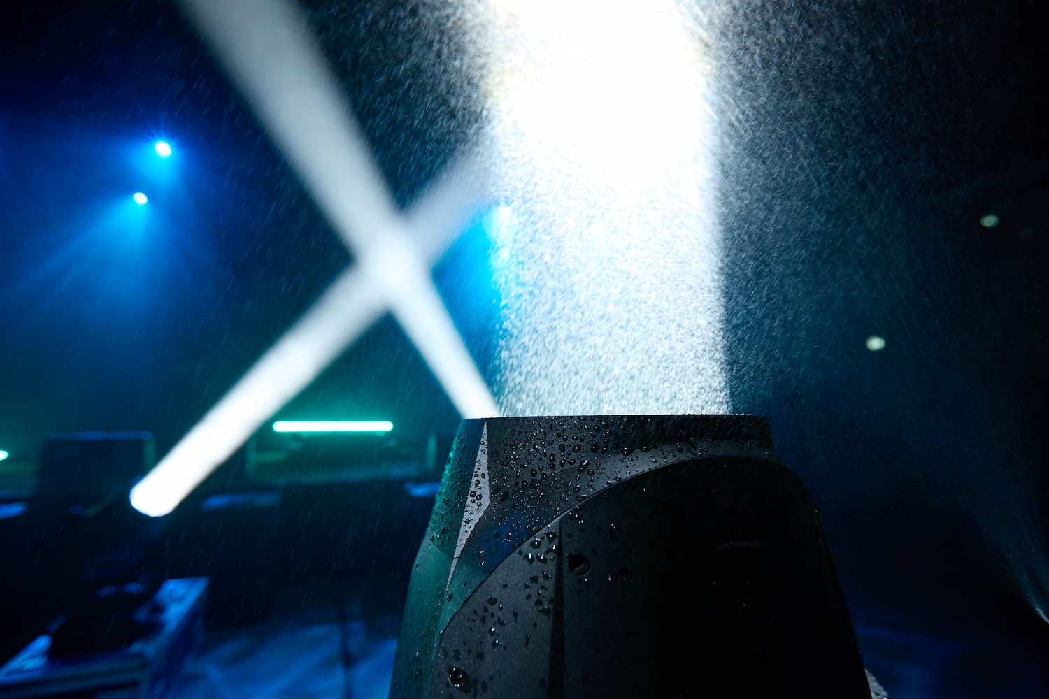 OPUS X4 IP de Cameo bajo lluvia, cabeza móvil resistente a la intemperie para eventos al aire libre