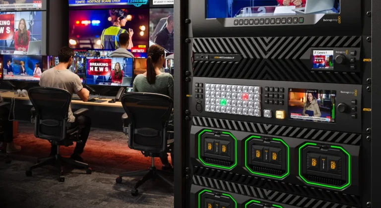 ATEM 4 M/E Constellation IP en entorno de producción televisiva en directo con sistemas Blackmagic Design