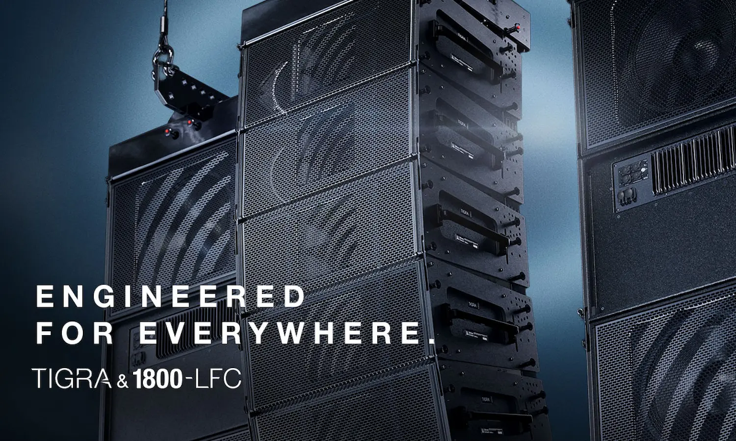 Sistema line array Meyer Sound TIGRA en configuración array junto al subgrave 1800-LFC en instalación profesional