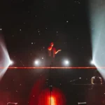 Mikel Izal en directo con Meyer Sound PANTHER en el Movistar Arena durante el cierre de gira en Madrid