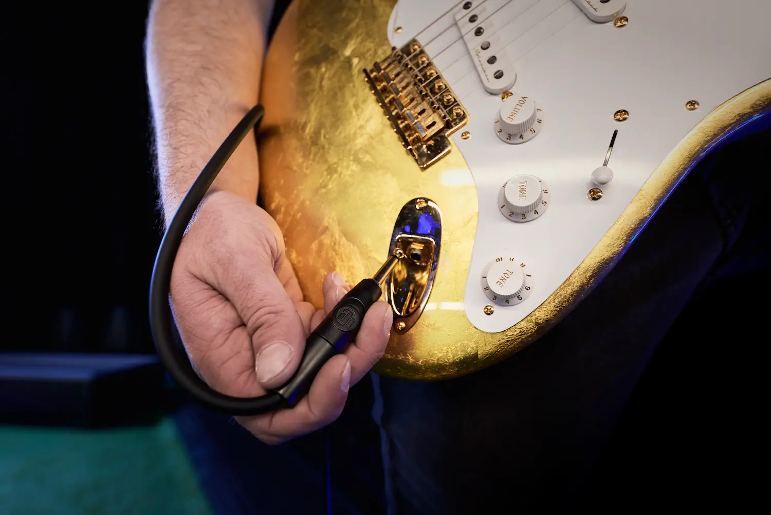 adam hall cables press images application 6