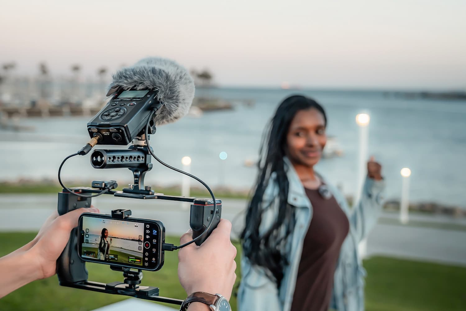 TASCAM DR-40XP en grabación de campo como grabadora portátil para creación de contenido audiovisual