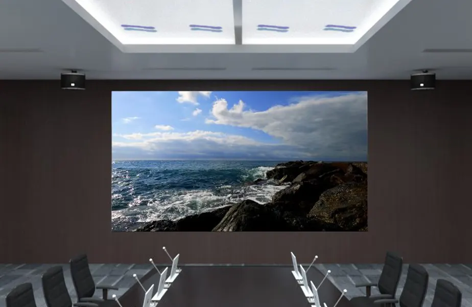 pantallas LED ITC en España instaladas en sala corporativa con visualización de gran formato y alto rendimiento profesional