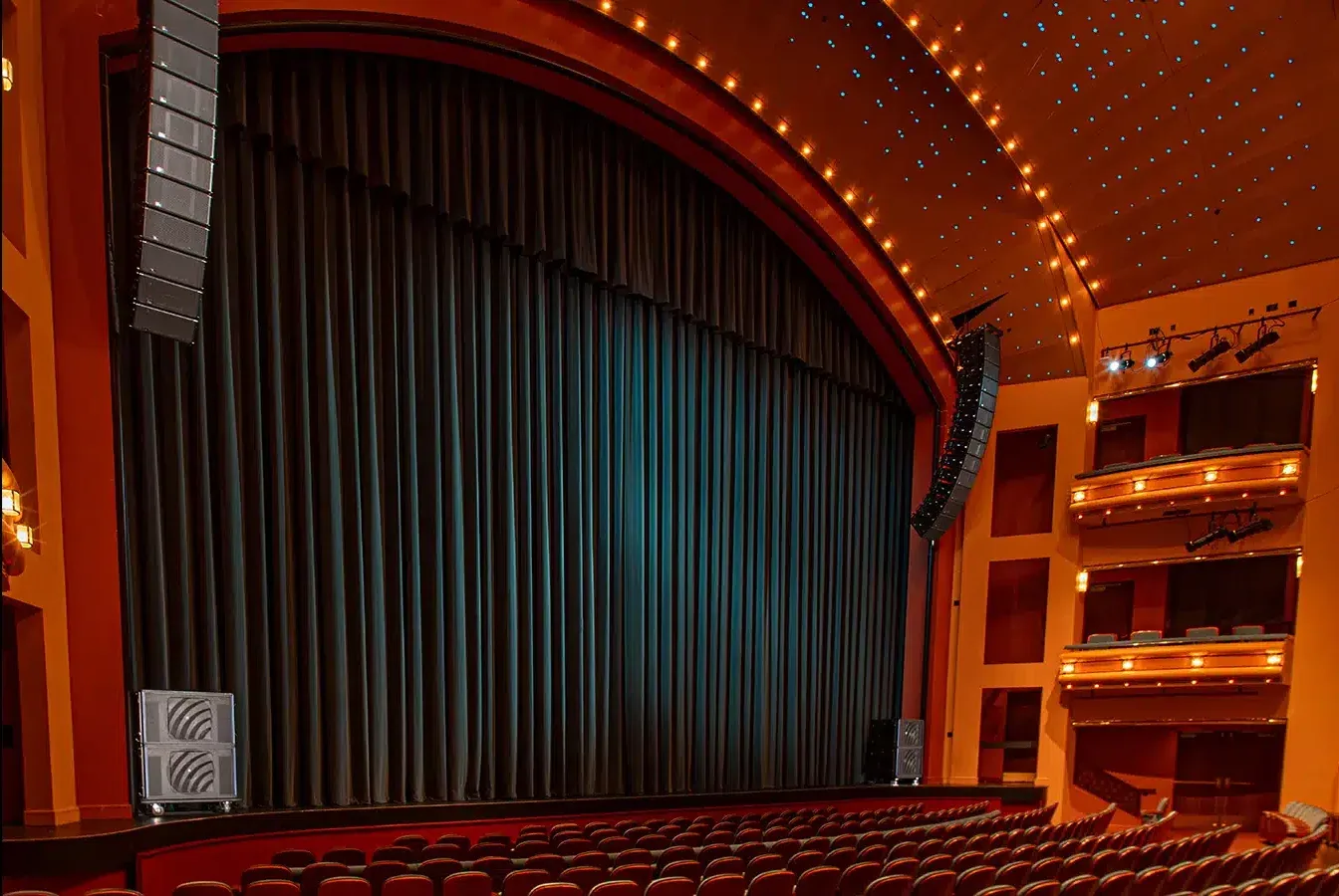 Fachada del Aronoff Center for the Arts en Cincinnati, sede del nuevo sistema Meyer Sound