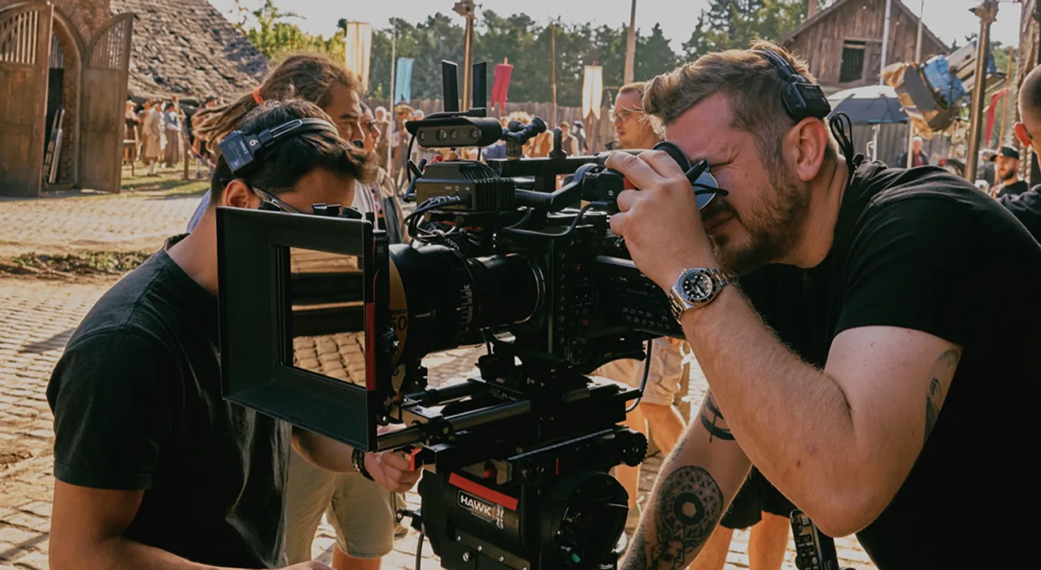 Cinematografía en 65 mm con iluminación de fuego real en Bedlam