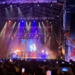Escenario al aire libre iluminado por CITYLIGHT durante las Fiestas de San Isidro 2026 en Madrid