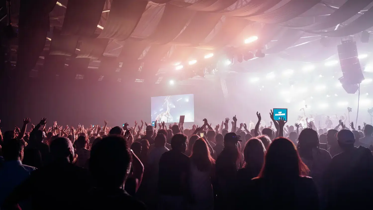 Line array Meyer Sound PANTHER desplegado en The Hangar del Montreux Jazz Festival Miami