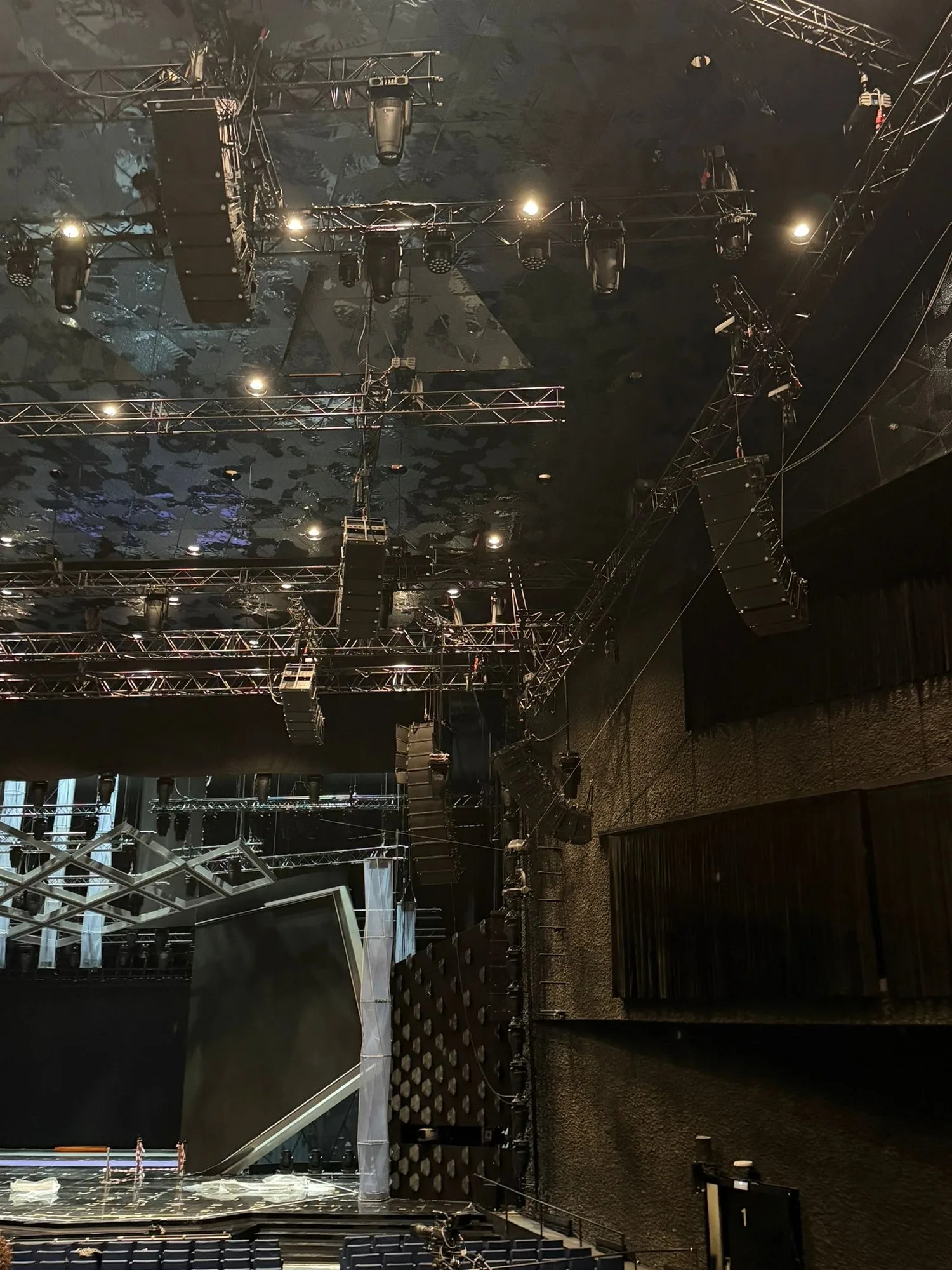 Refuerzo sonoro Meyer Sound en los Premios Goya 2026 desplegado por Fluge Audiovisuales