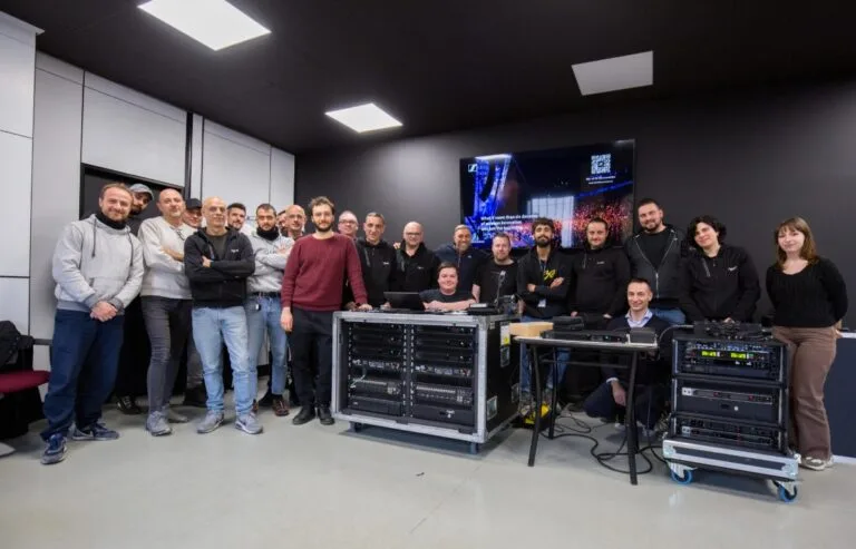 Equipo de Agorà analiza la tecnología de banda ancha y Spectera junto a Sennheiser para la emisora anfitriona ORF