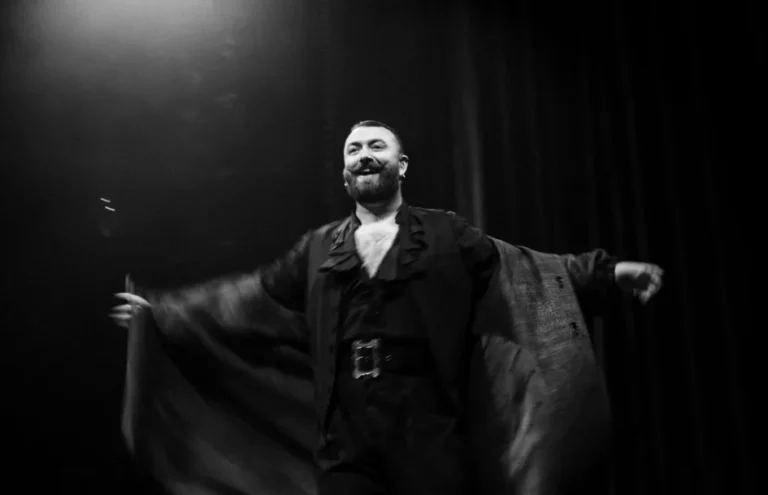Sam Smith en directo con Sennheiser Spectera, sistema inalámbrico bidireccional de banda ancha