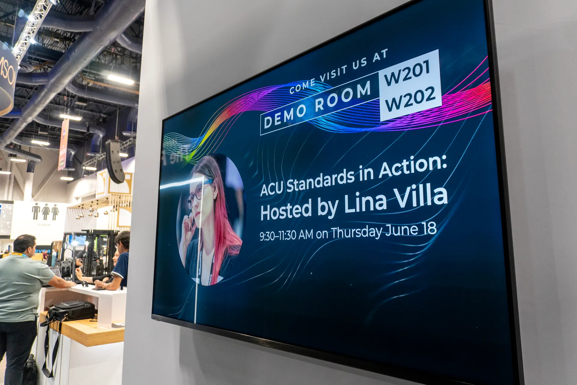 Sesión de formación Normas ACU en acción de Bose Professional en InfoComm 2026, sala W201/202