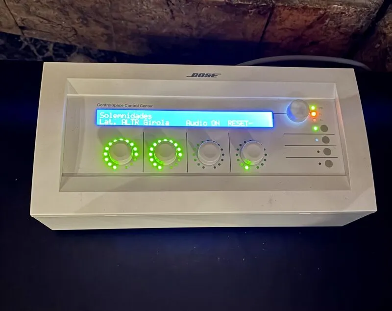 Control Bose Professional ControlSpace CC-64 del sistema de sonido de la Catedral de Lugo.